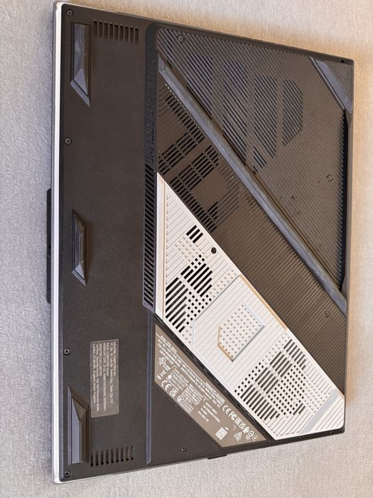 Laptop gamingowy ASUS ROG Strix Scar 16 16" 240Hz