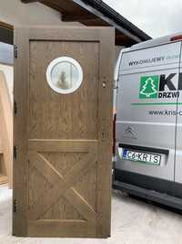 Drzwi zewnętrzne drewniane dębowe z bulajem Czyste Powietrze Dotacja