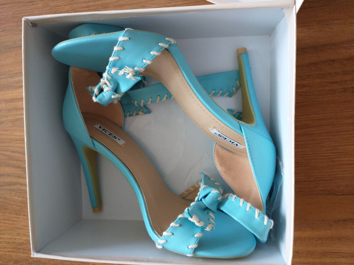 Nowe buty, sandały