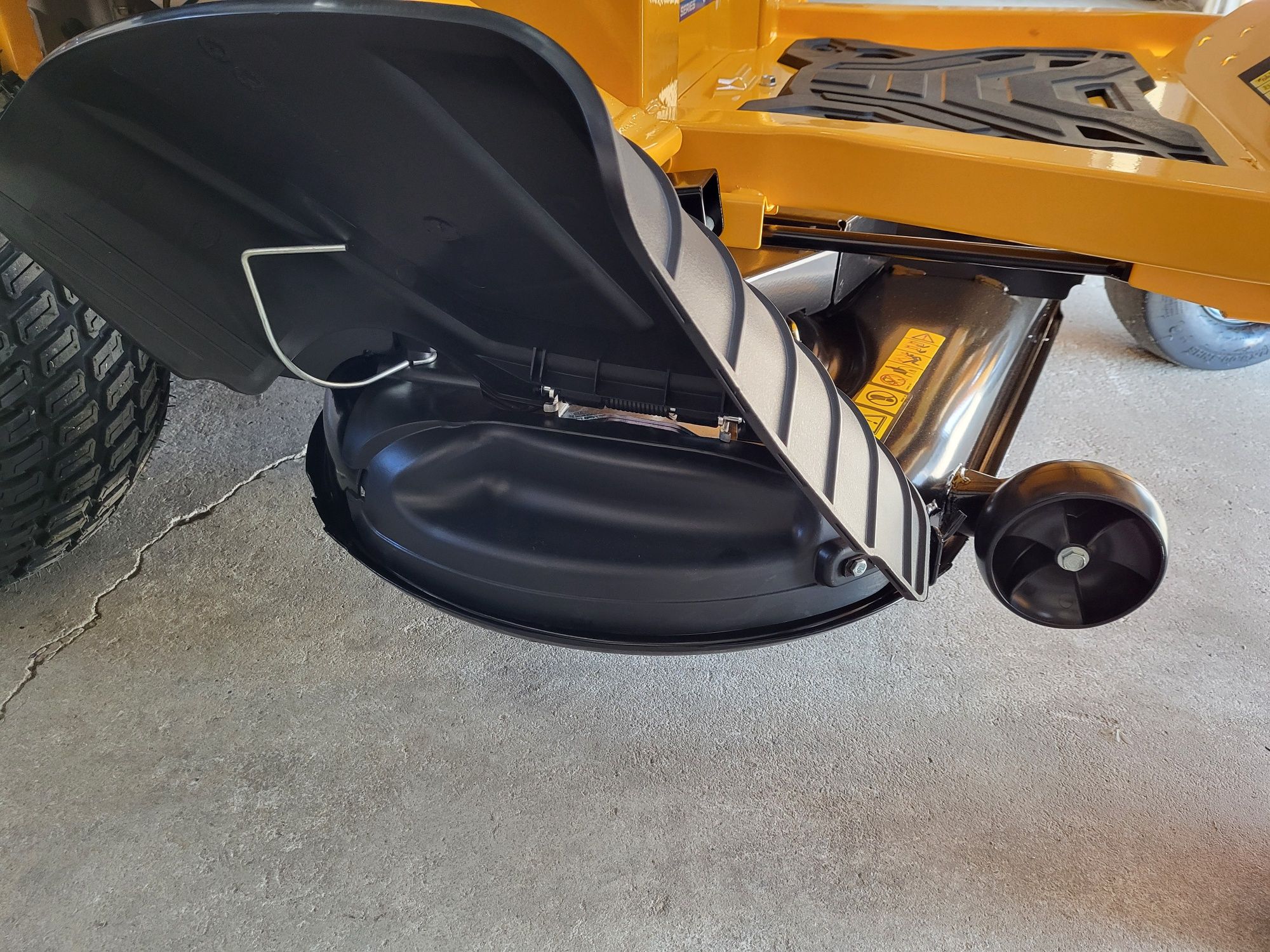 CUB CADET Zero-Turn XZ5 L107 22KM V-Twin traktorek kosiarka