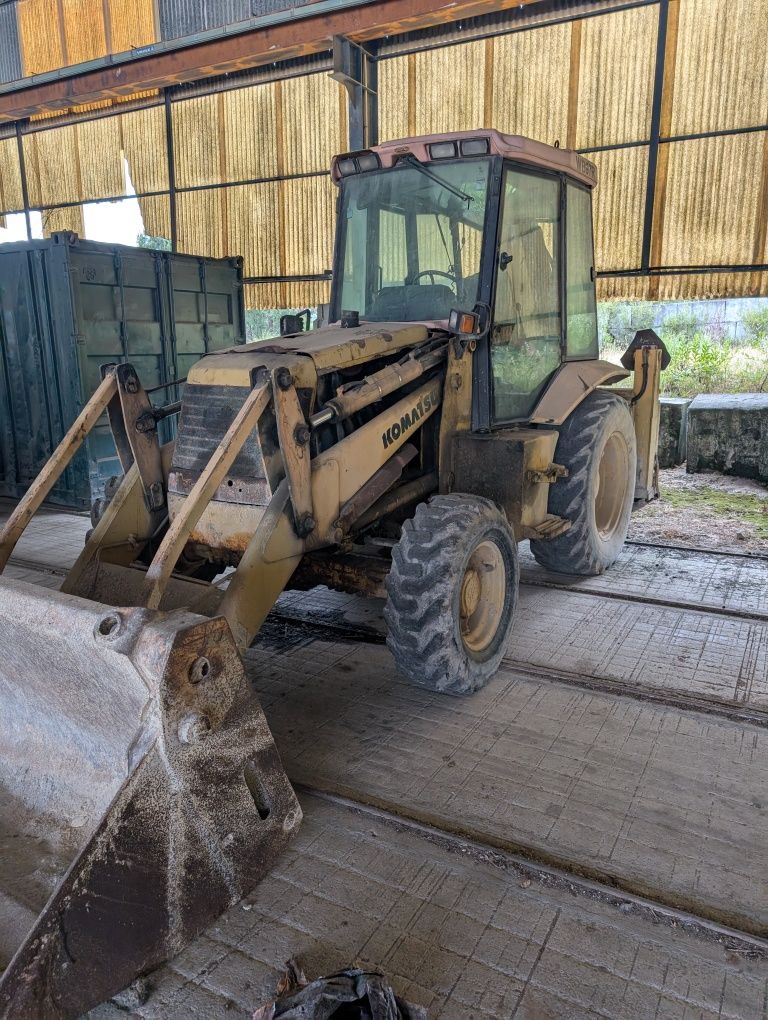 Retroescavadora Komatsu