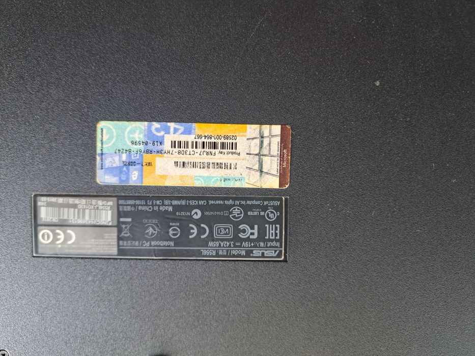 Laptop Asus R556L
