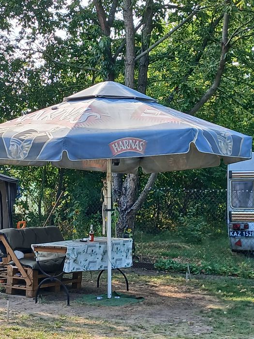 Parasol ogrodowy piwny