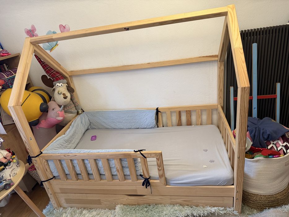 lozko drewniane domek z materacem