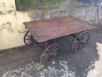 Carroça antiga em madeira