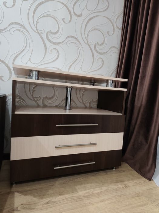 Продам комод коричневий