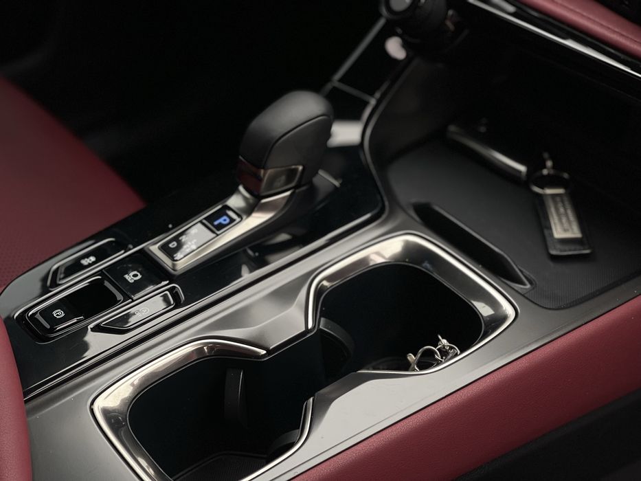 LEXUS NX250 2024 14 тыс км