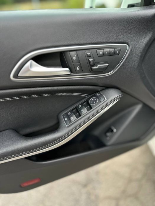 Mercedes Benz CLA