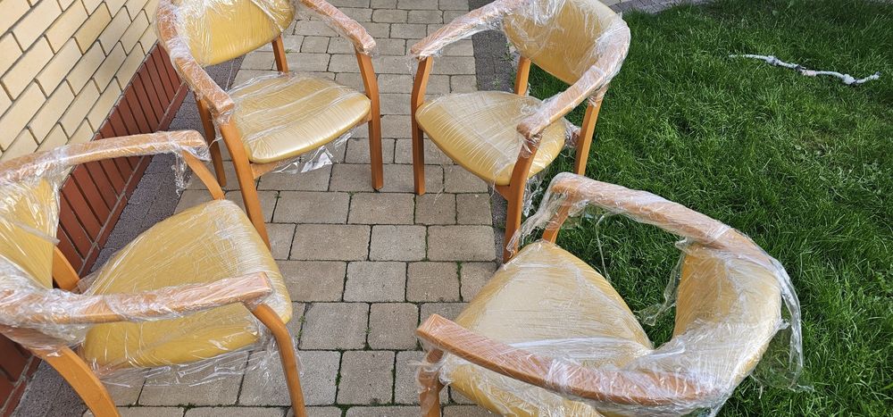 Krzesła z podłokietnikiem