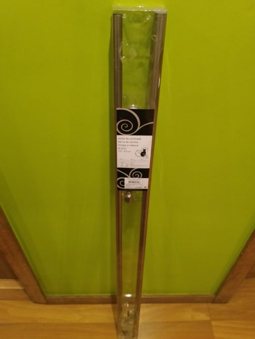 Varão em metal para cortinados