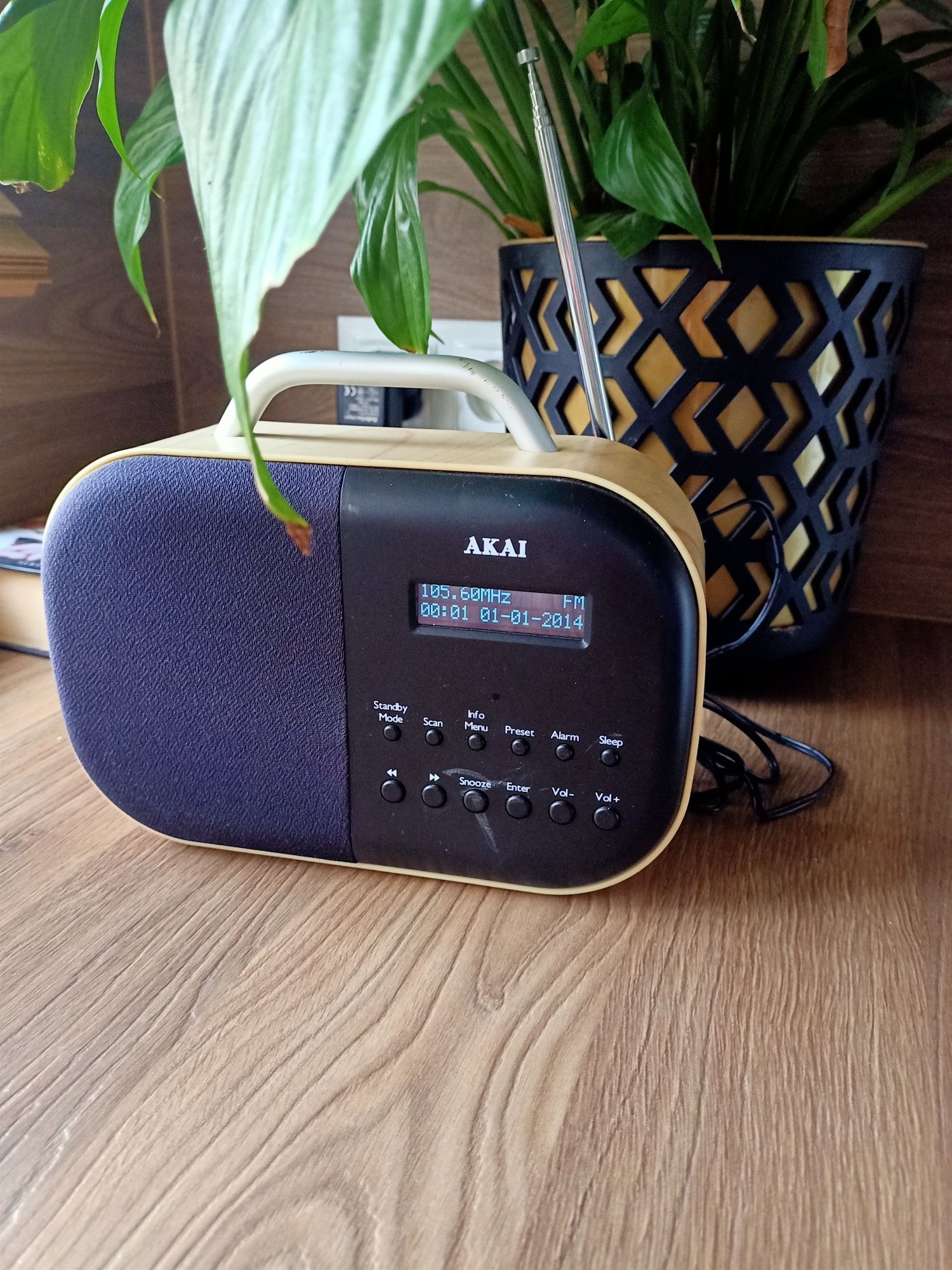 Radio przenośne na baterie AKAI stylowe drewniane vintage retro PRL