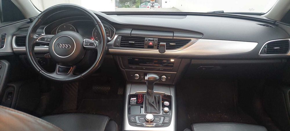 AUDI A6 AVANT 3.0 TDI Versão S Line