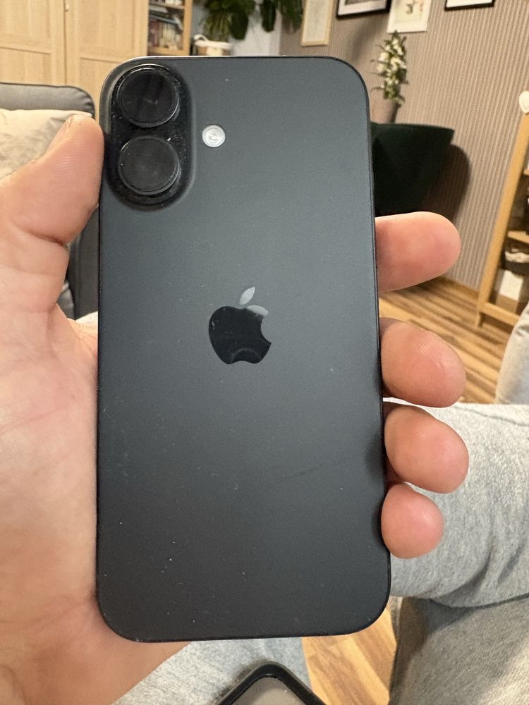 Sprzedam iphone 16 128gb