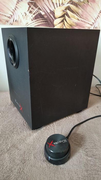 Bardzo mocny głośnik komputerowy subwoofer Creative Sound blaster X M