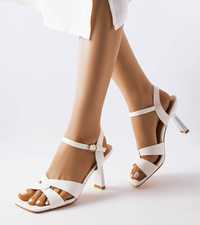 Białe sandały na szpilce z paskiem Karolina 40