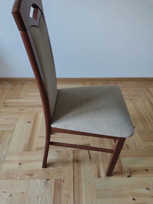 Krzesła tapicerowane