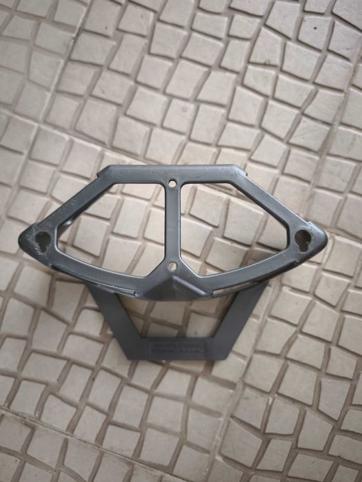 Suporte para enrolar mangueira ou cano de aspirador