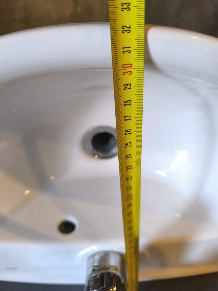 Umywalka z baterią i syfonem chrom