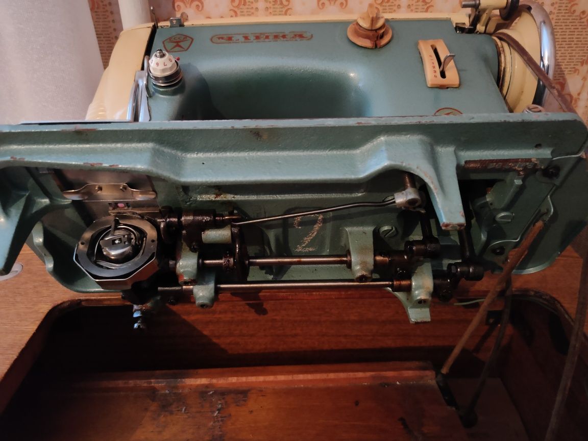 Швейная машинка-оверлок  Janome j540