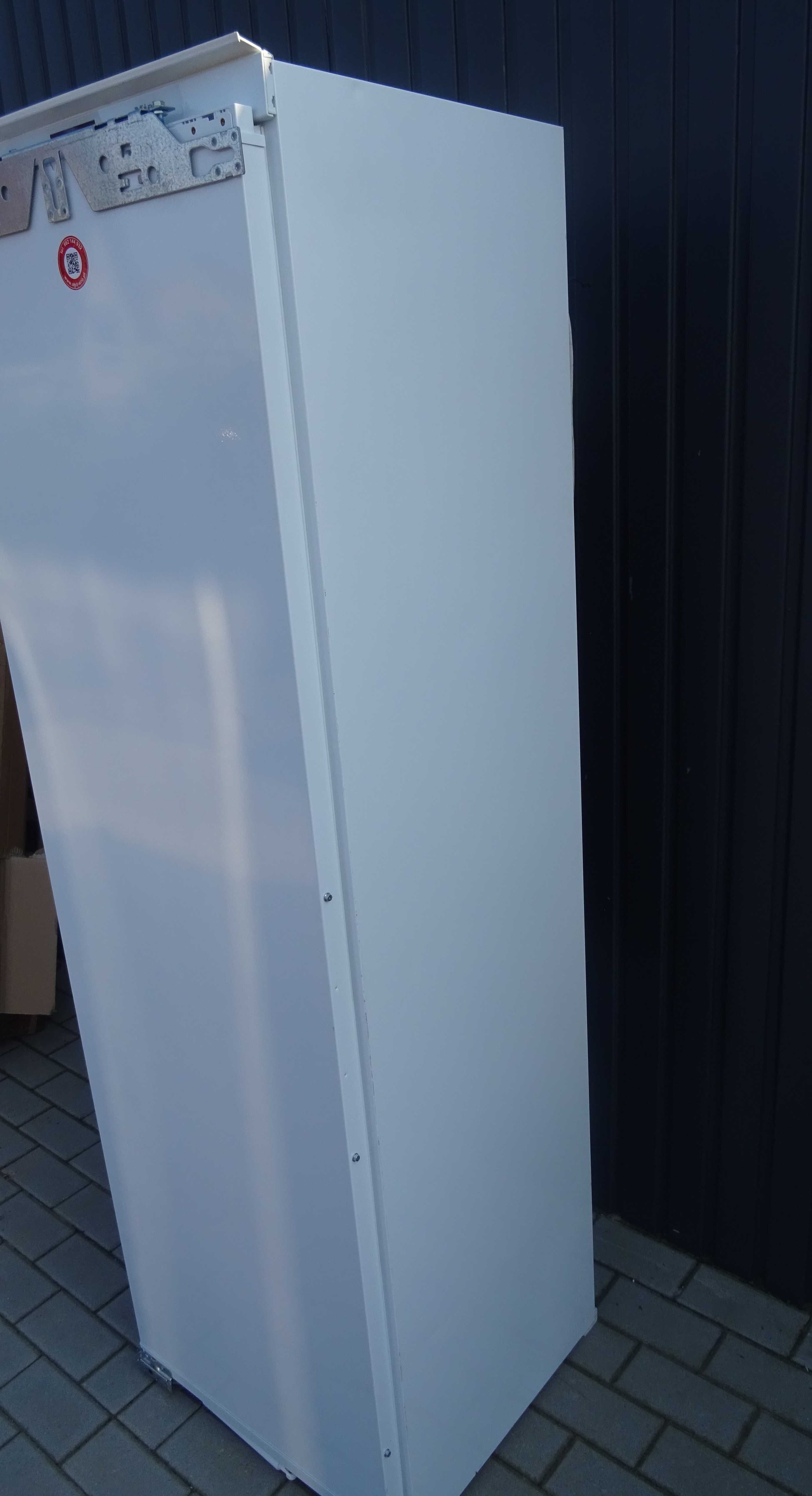 2.Zamrażarka szufladowa Miele FNS 37402 i ,poj.210L, 8 szuflad
