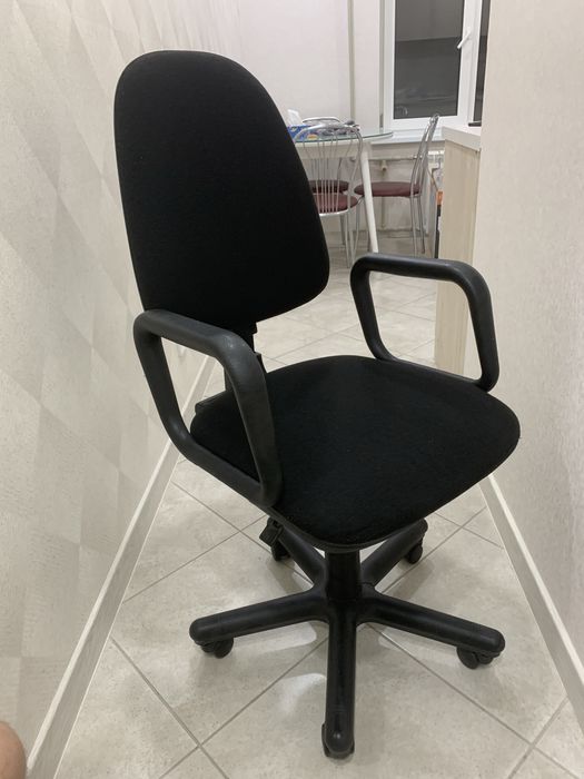 Офісний стул офісне кресло