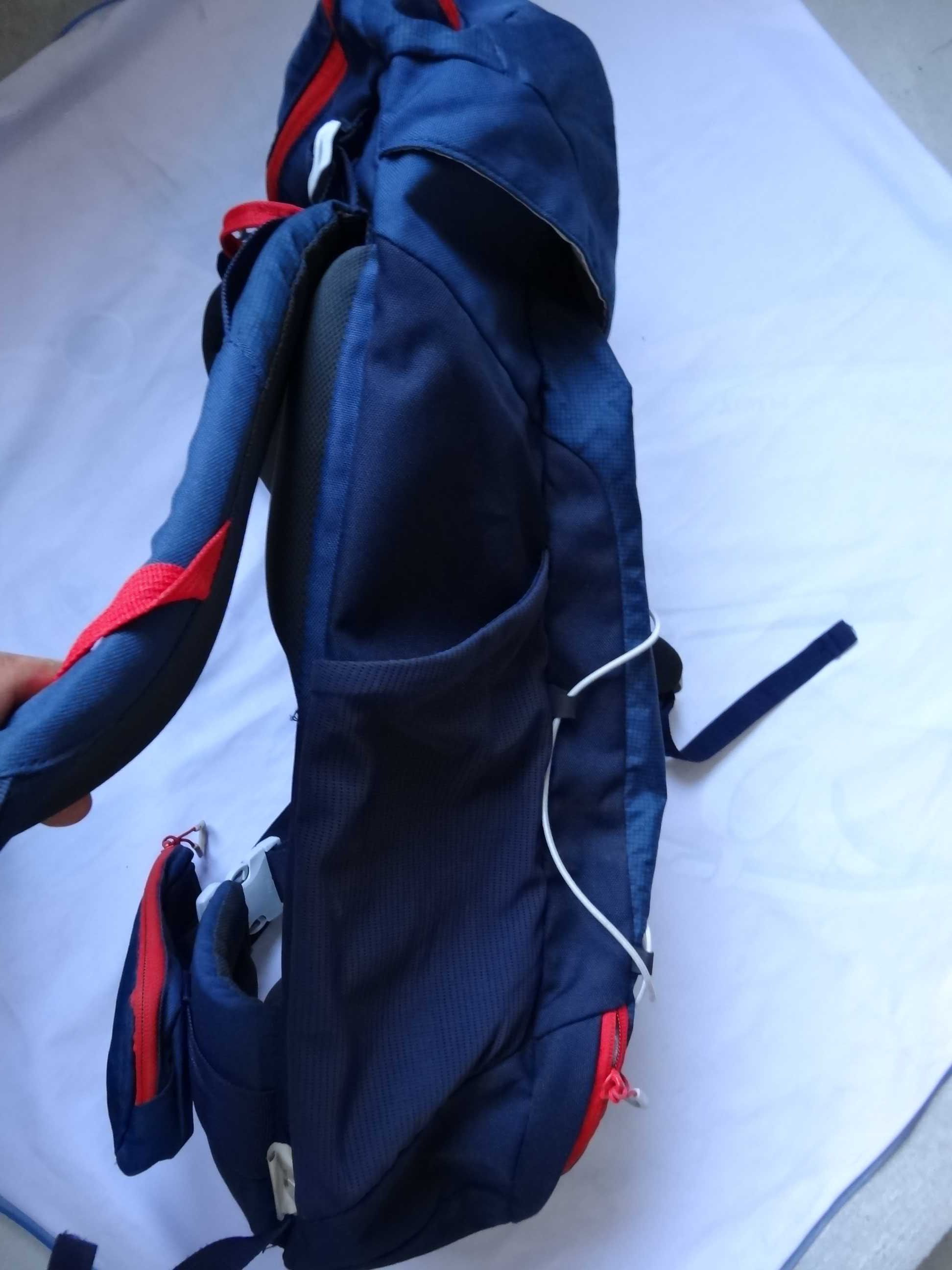 Plecak QUECHUA MH100 30L Turystyczny