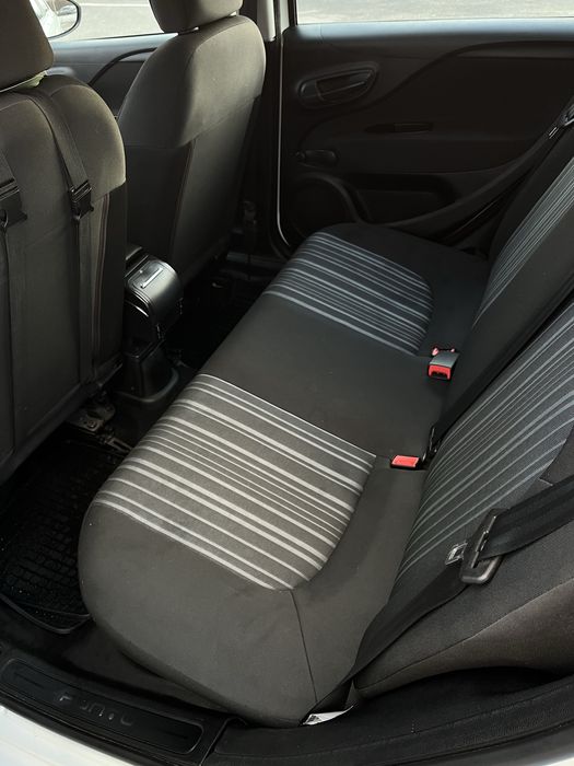 Fiat Punto 2011 року