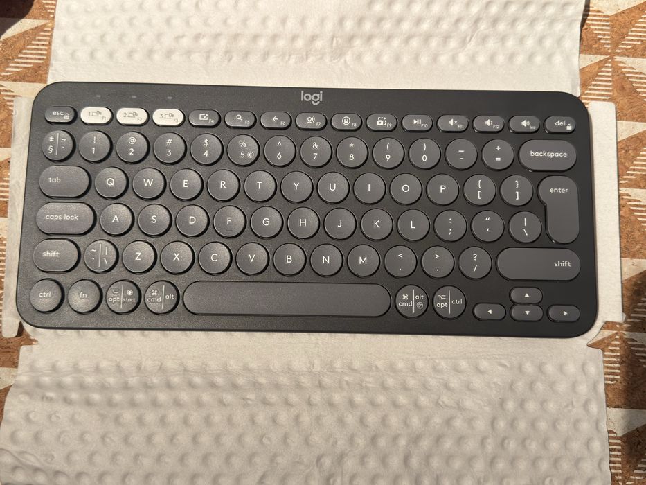 Logitech Pebble Keys 2 K380s – czarna, stan bardzo dobry