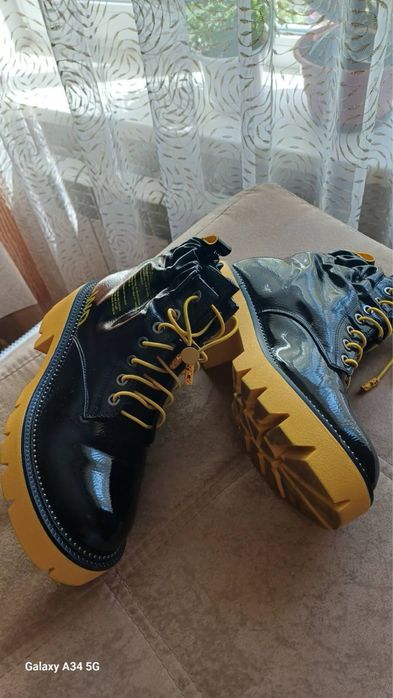 Продам жіночі осінні черевики, 39р.