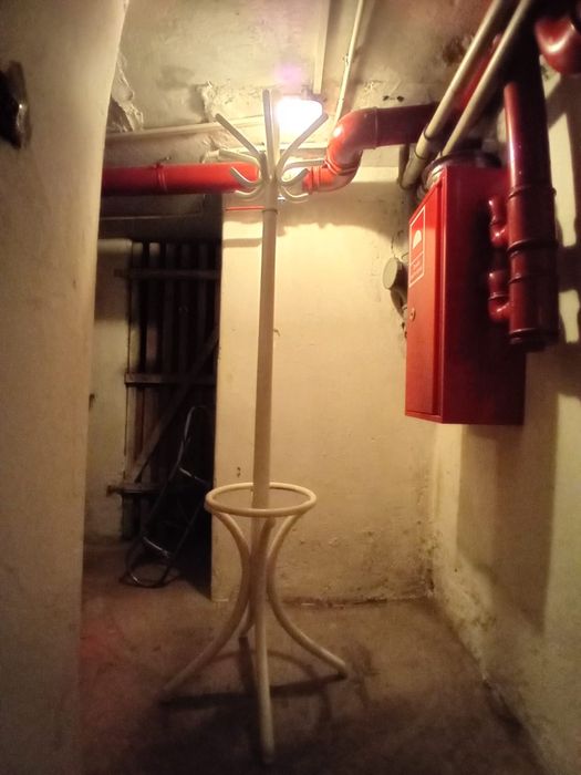 Wieszak stojący sprzedam