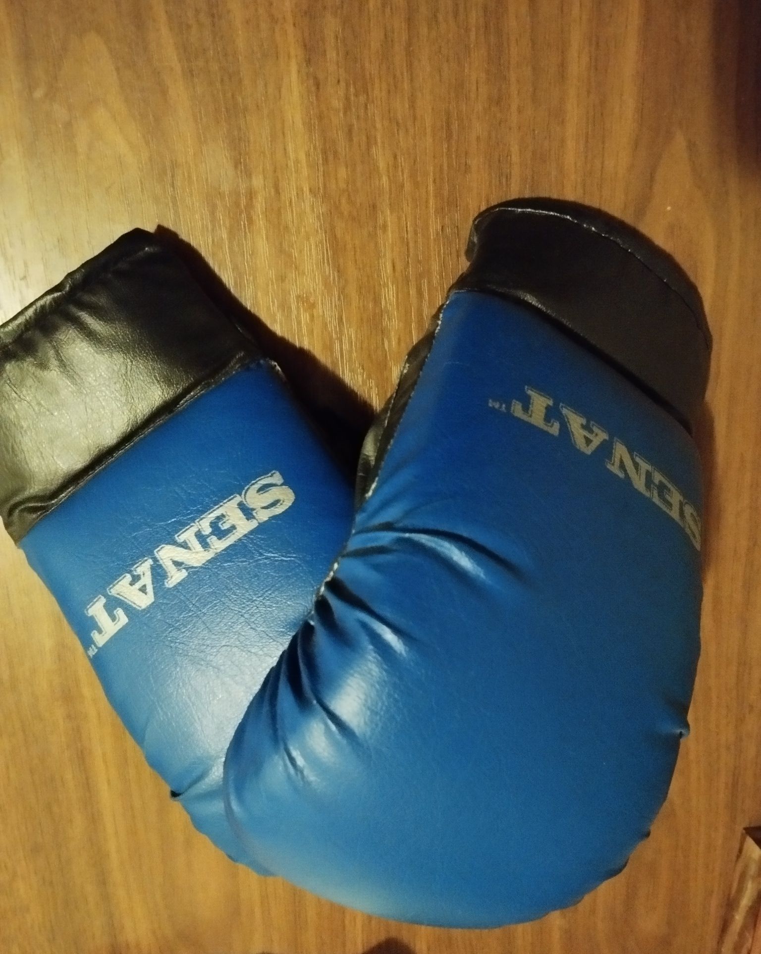 Боксерські перчатки та трико, синій колір.