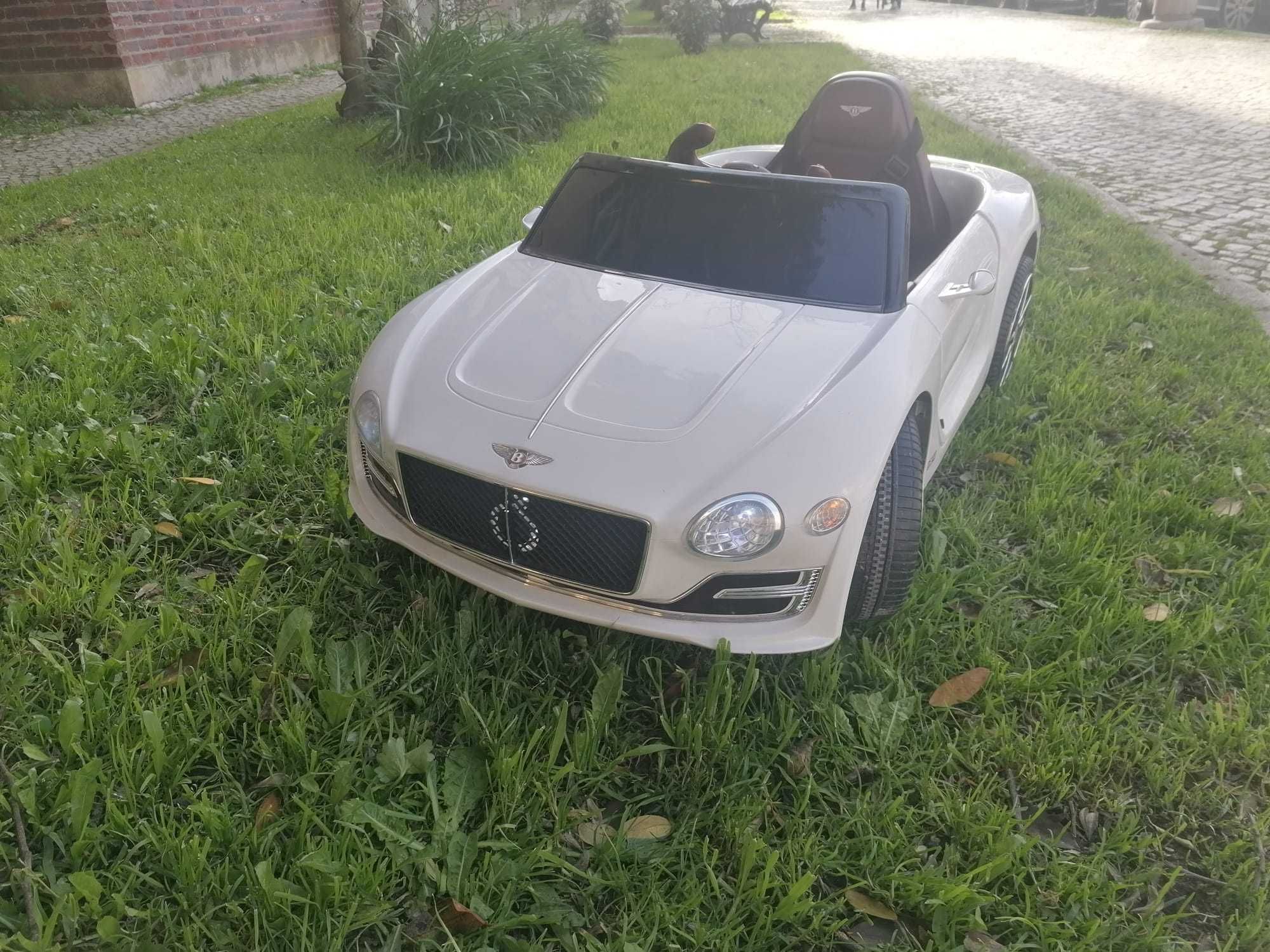Carro Bentley a bateria