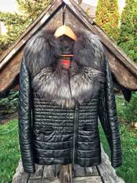 Продам женскую кожаную куртку S