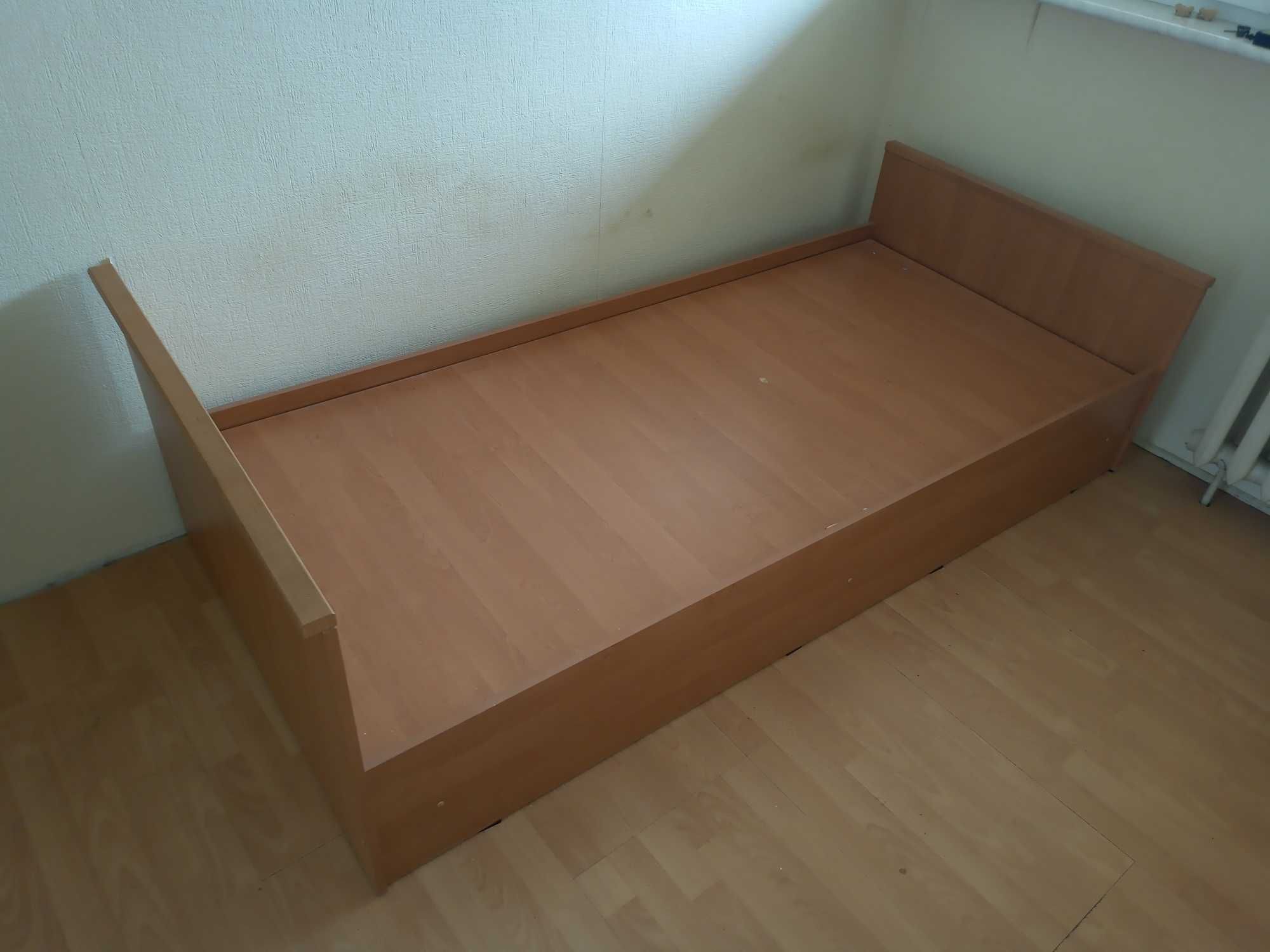 łóżko jednoosobowe