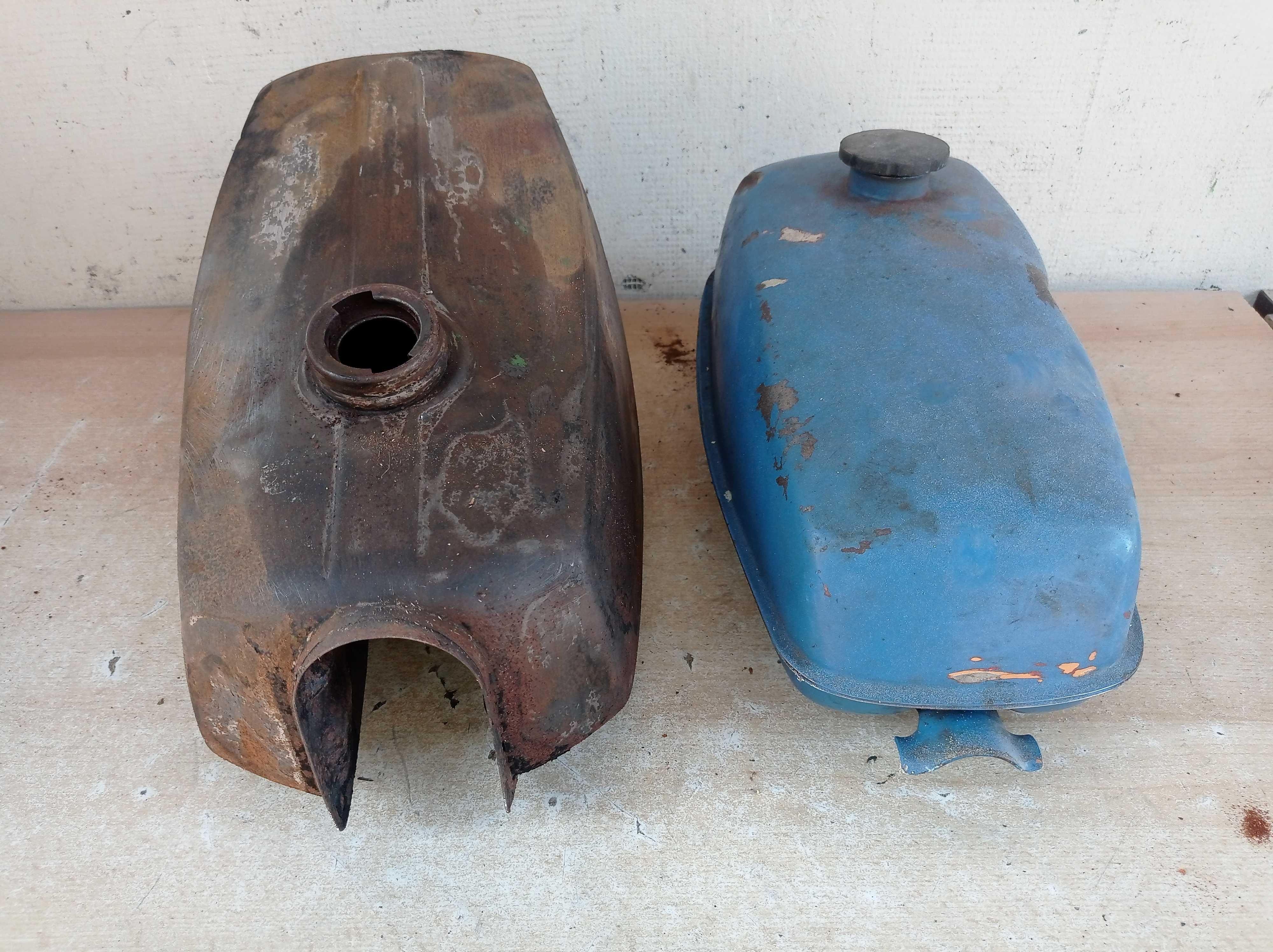 Romet - Ogar - Simson S-51 - zbiorniki paliwa - baki - 2 sztuki.