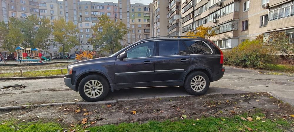 Volvo XC90 2.4 дизель механіка повний привід