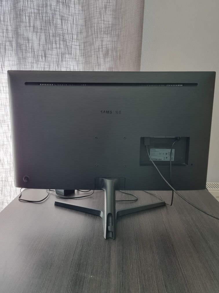 Monitor Samsung 32 cale UHD U32J590UQR