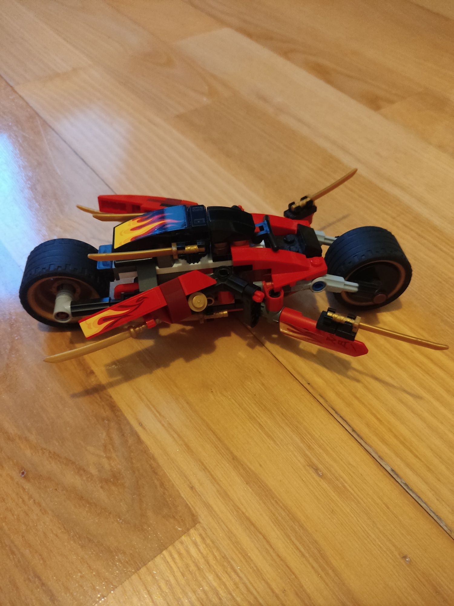 Motocykl Kaia z LEGO ninjago 70667