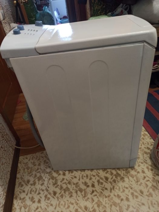 Hotpoint Ariston 5кг. и 1000об. Италия.