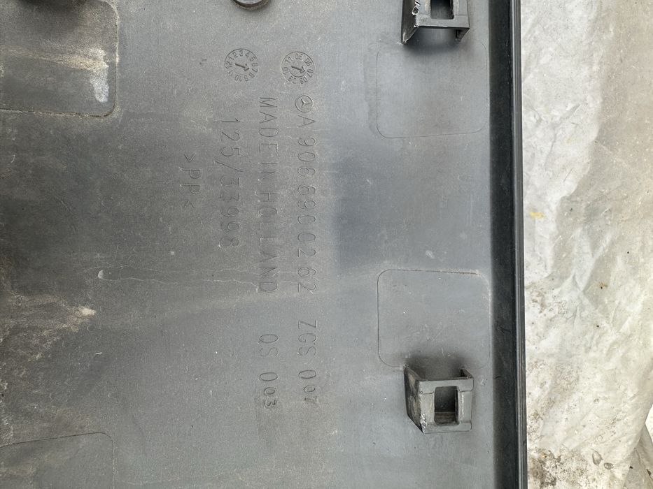 Молдинг правый Mercedes Sprinter 906, Volkswagen Crafter A9066900262