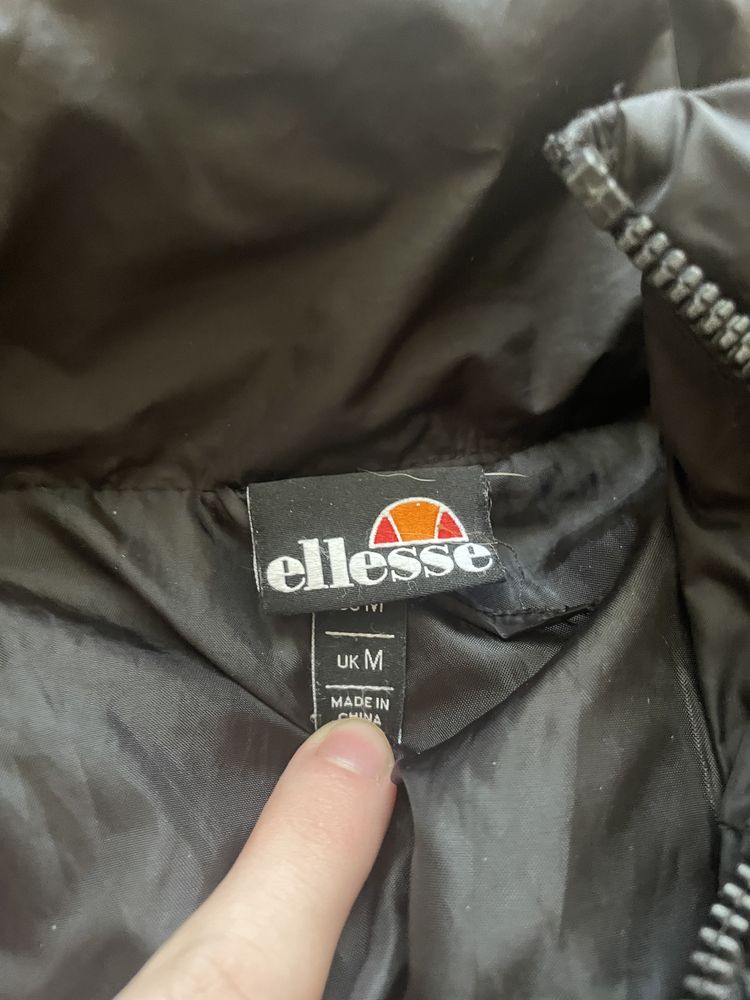 Пуховик Ellesse SHT19020