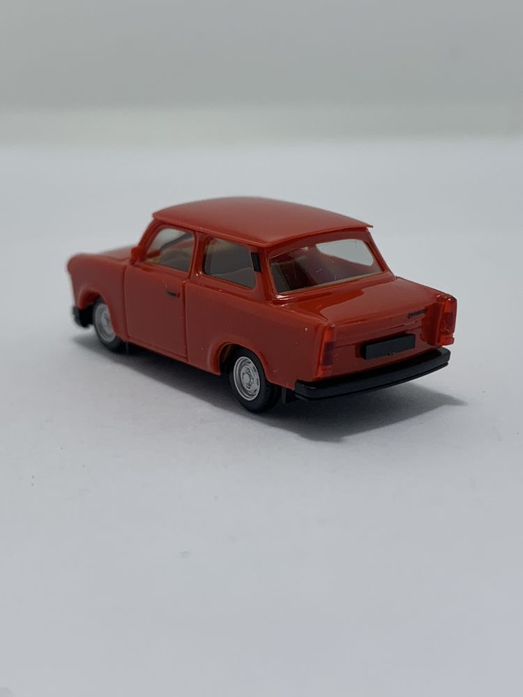 Trabant 1.1 da Herpa escala 1/87