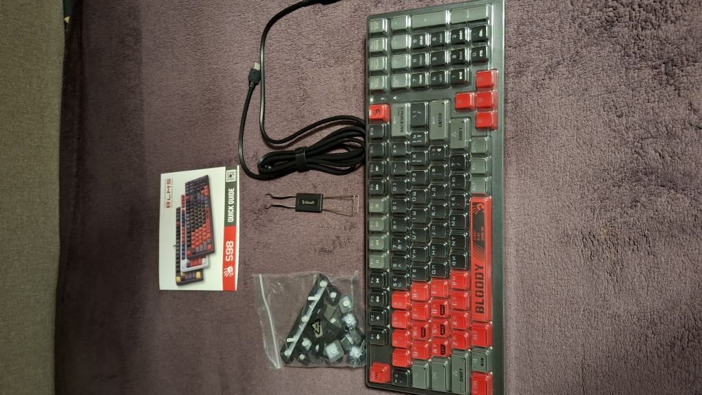 Продам механическую клавиатуру A4Tech S98 Bloody Sports Red