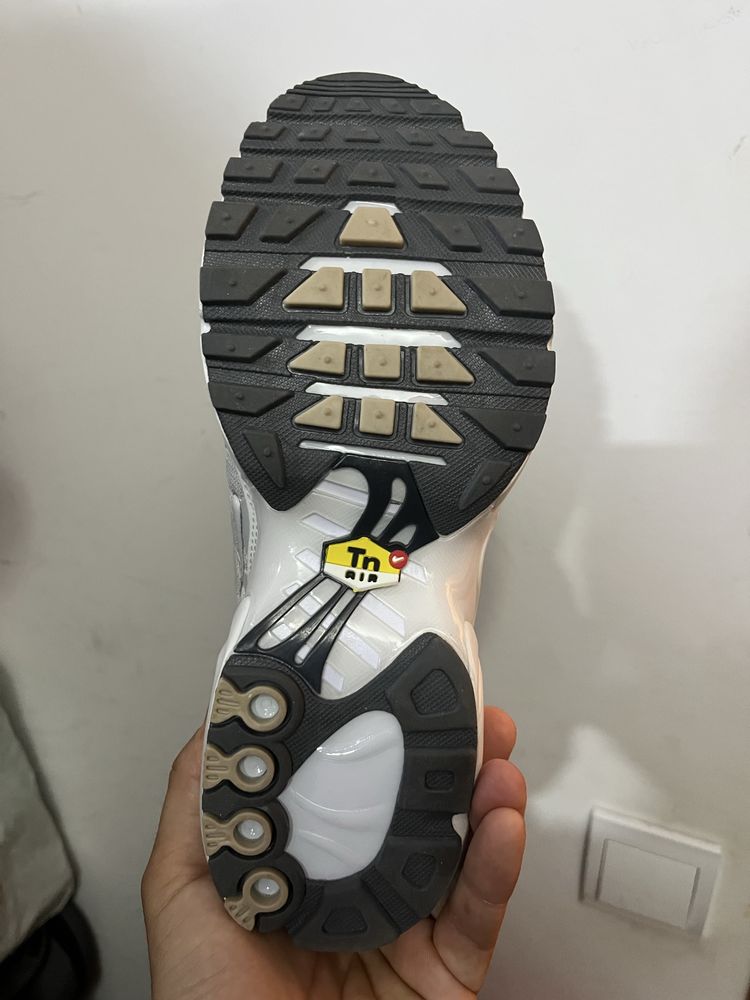 Nike Air Max Plus Branco (Tam.40)
