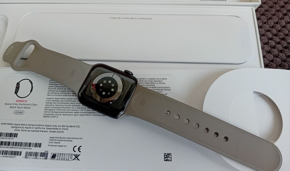 Apple Watch series 6 40mm Space Gray Alu Black Sport Band