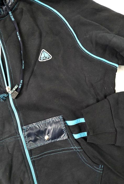 Женский спортивный костюм