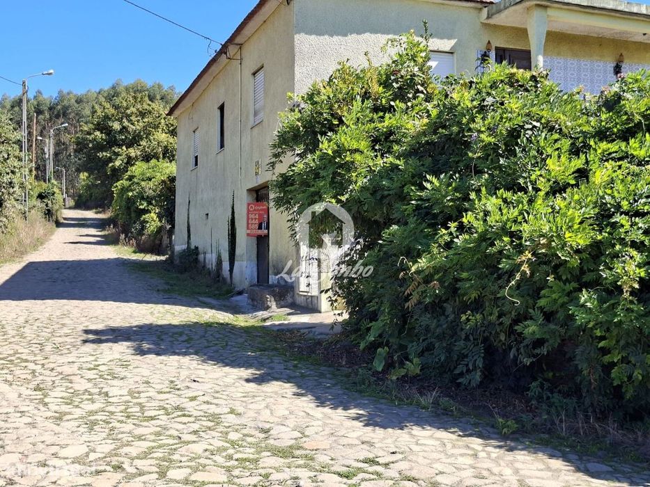 Moradia com terreno de 3.230m2 em Fradelos, V. N. Famalicão