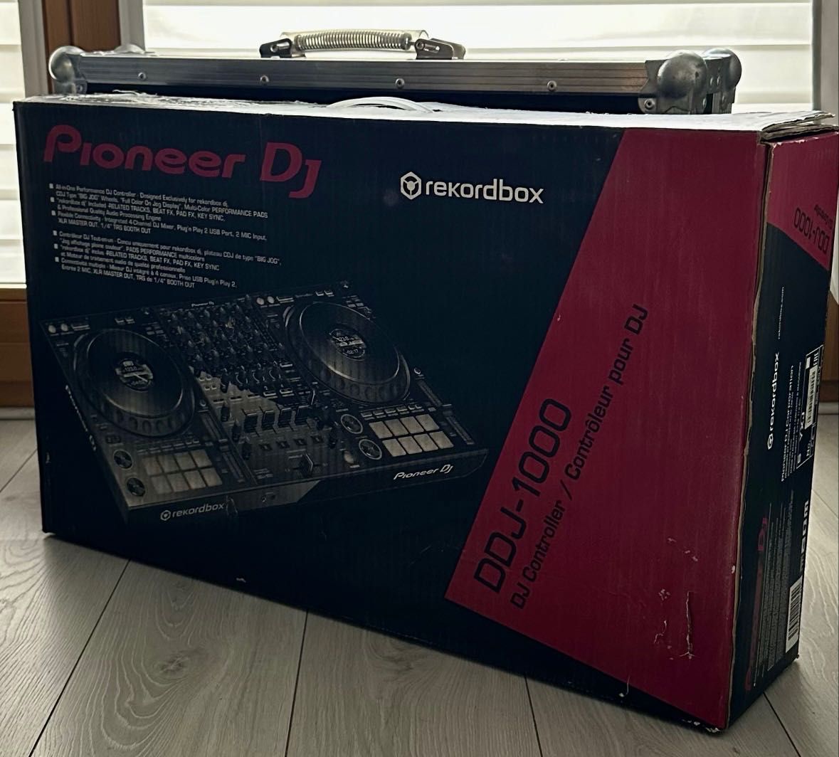Kontroler DJ Pioneer DDJ-1000 + case + 2 kursy James Hype + kable