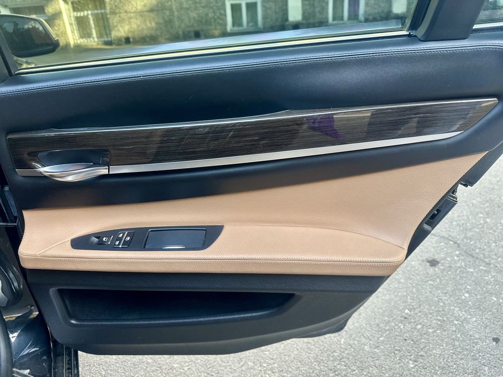 BMW 7  дизель. 740xDrive повний привід