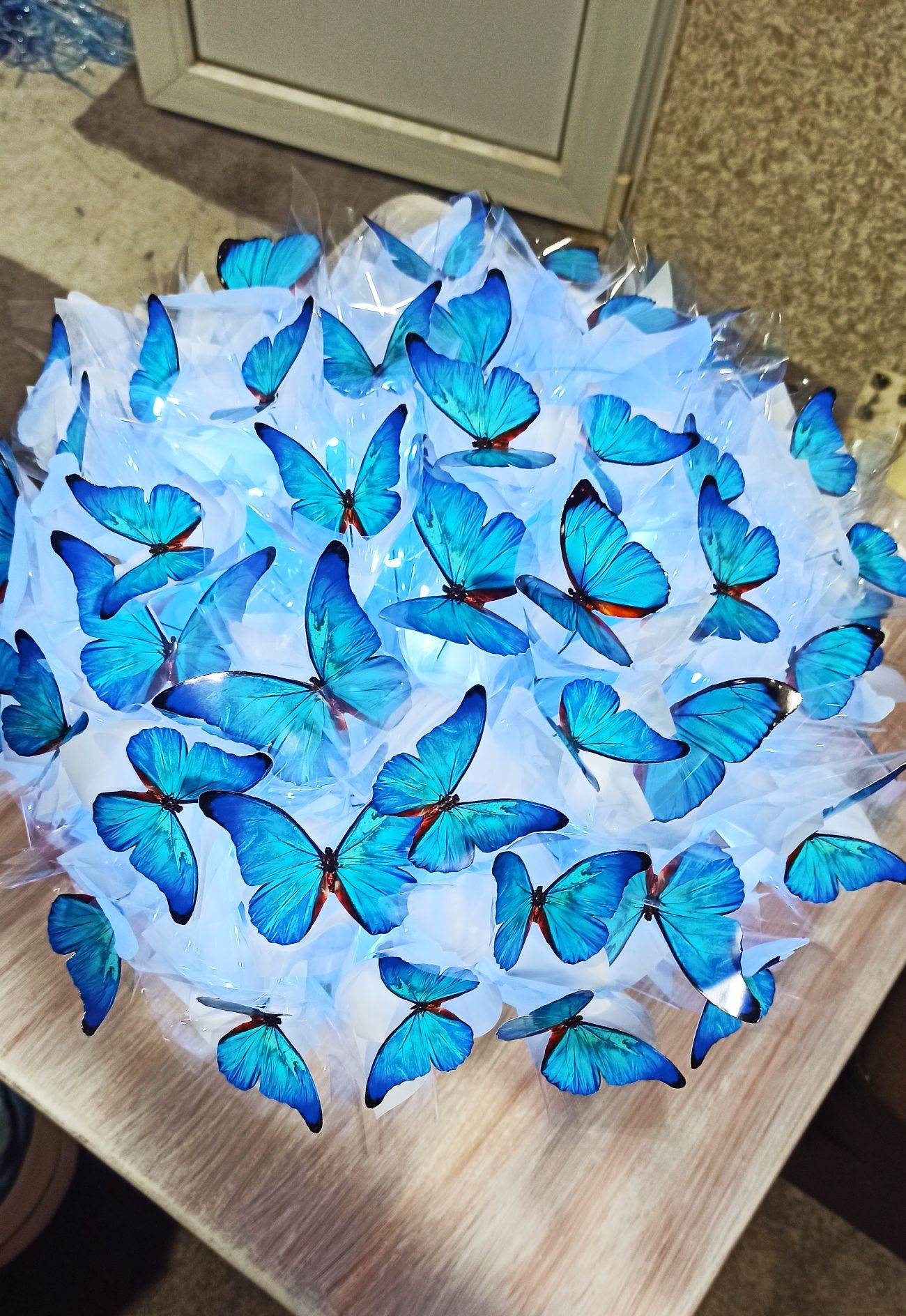 Букет із метеликів з підсвіткою . Букет из бабочек светящийся